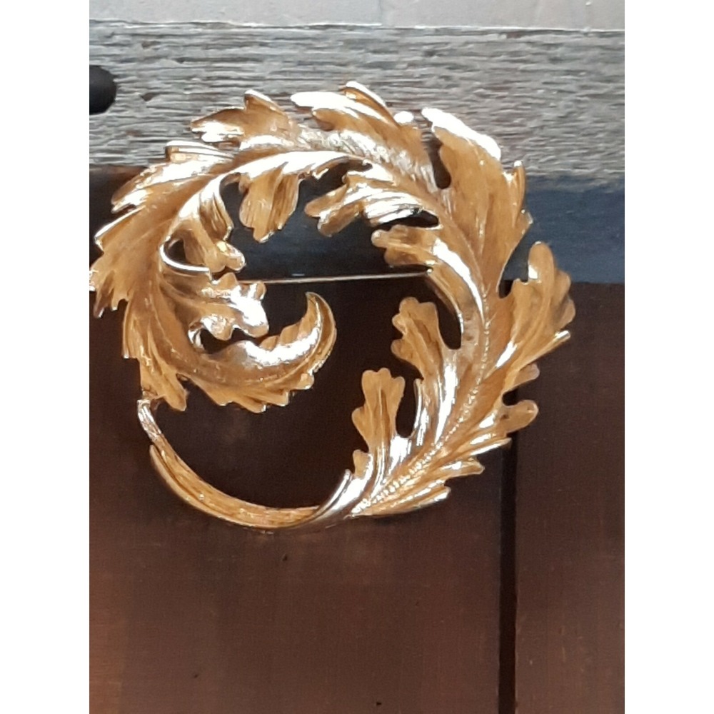 Vintage Monet Large Textured Gold Tone Curling Feather Brooch Signed